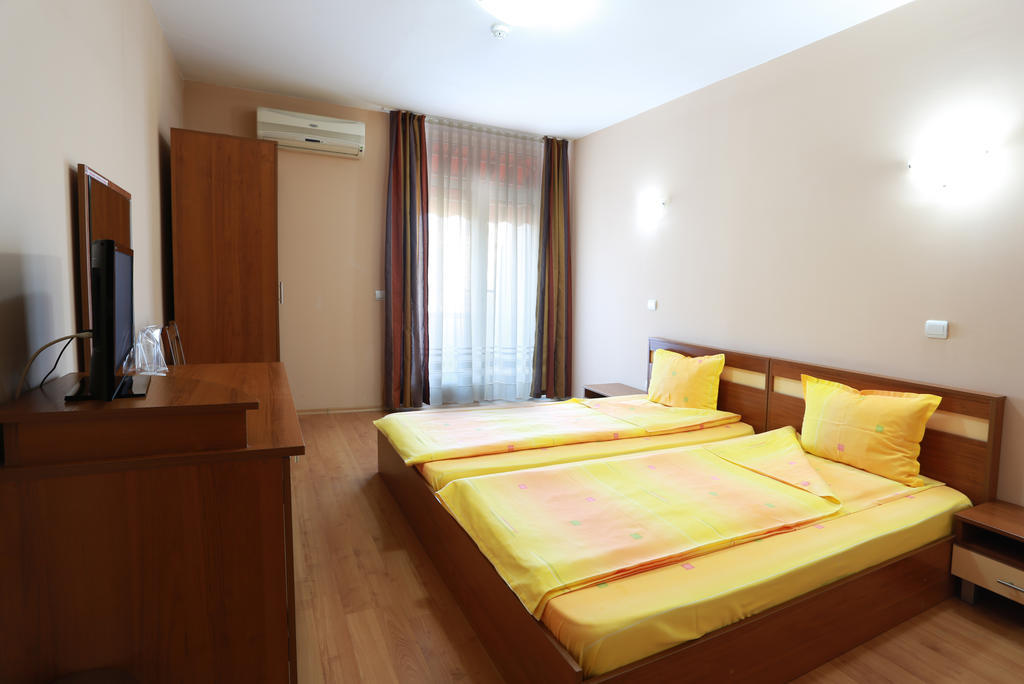 Acropolis Hotel Pazardzhik Room photo