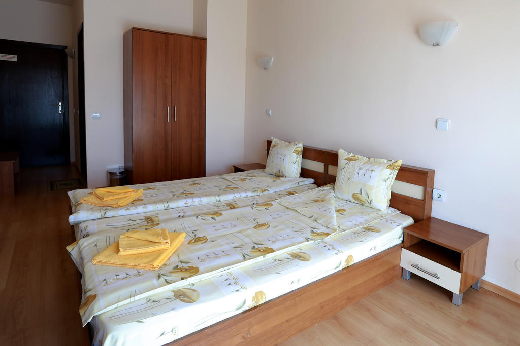 Acropolis Hotel Pazardzhik Room photo