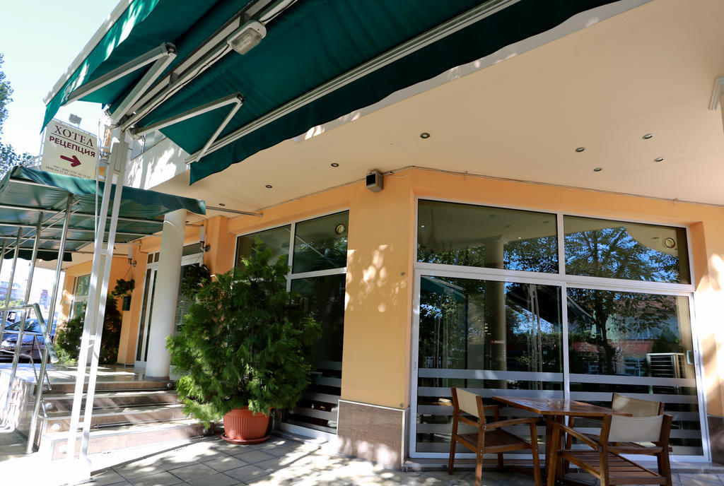 Acropolis Hotel Pazardzhik Exterior photo